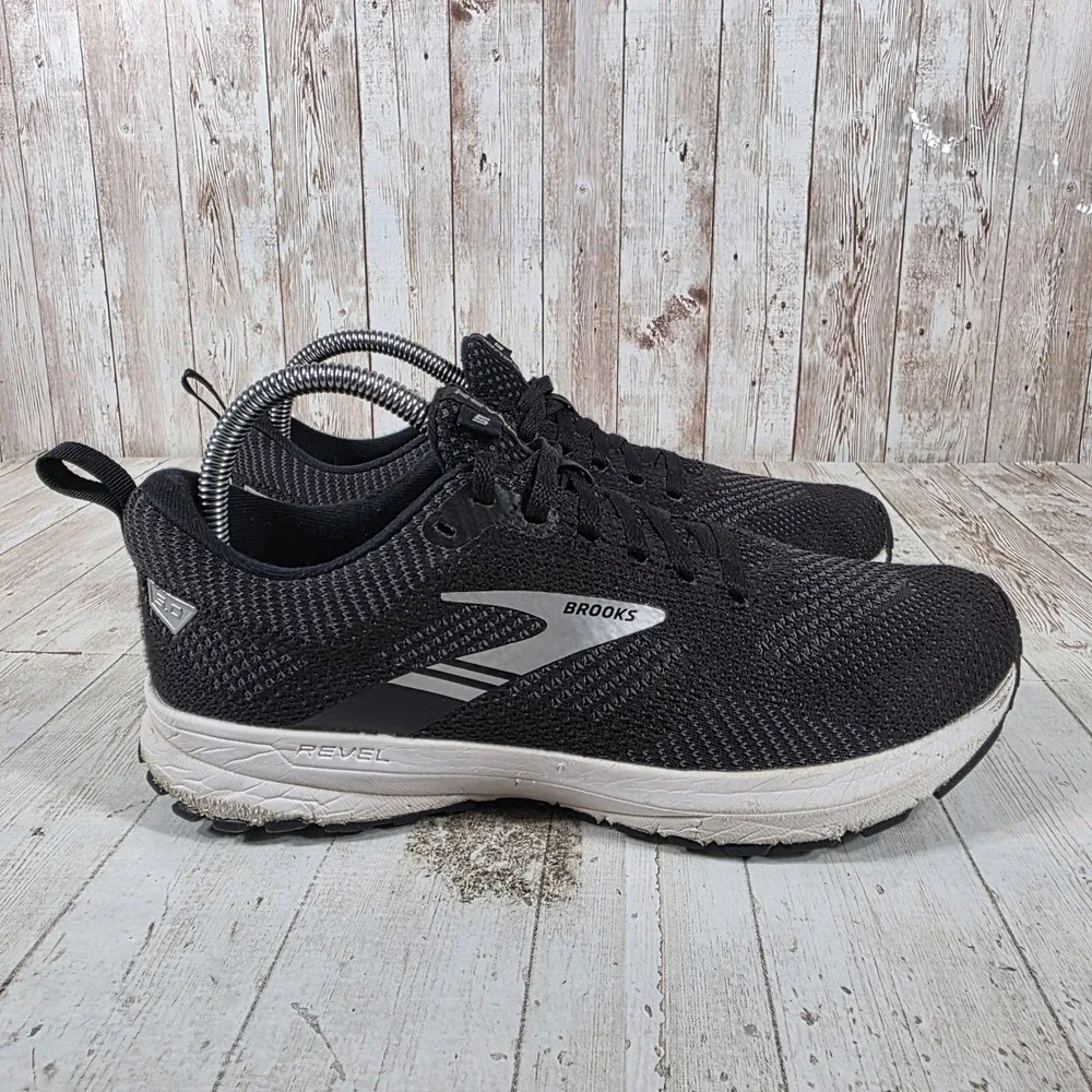Brooks Revel 5 Womens Running Shoes Black White 1203611B036 Size 8